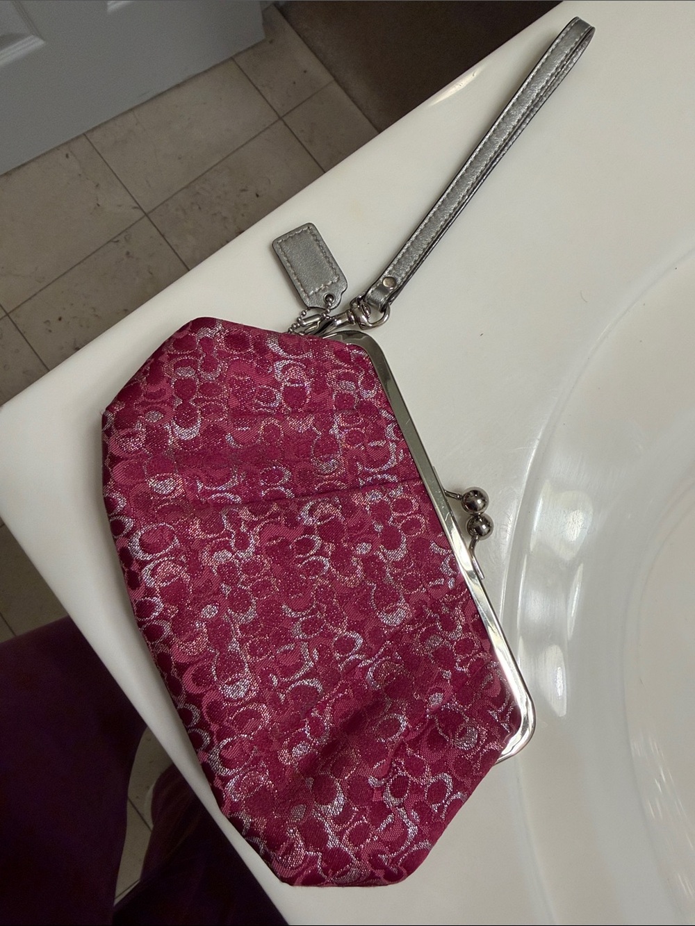 Vintage Coach Fuchsia Signature Kiss-Lock Wristlet Clutch - Picture 3 of 4